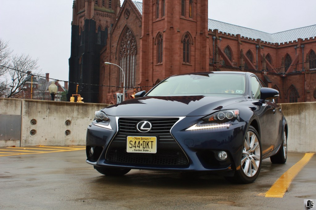 Lexus IS350 1