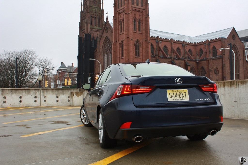 Lexus IS350 6