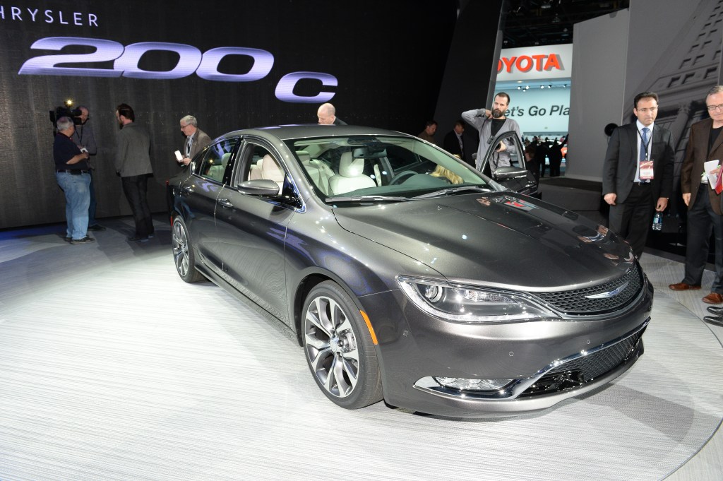 Chrysler 200 1