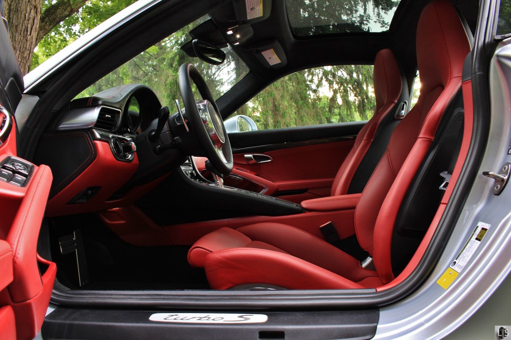 Porsche 911 Turbo S 10