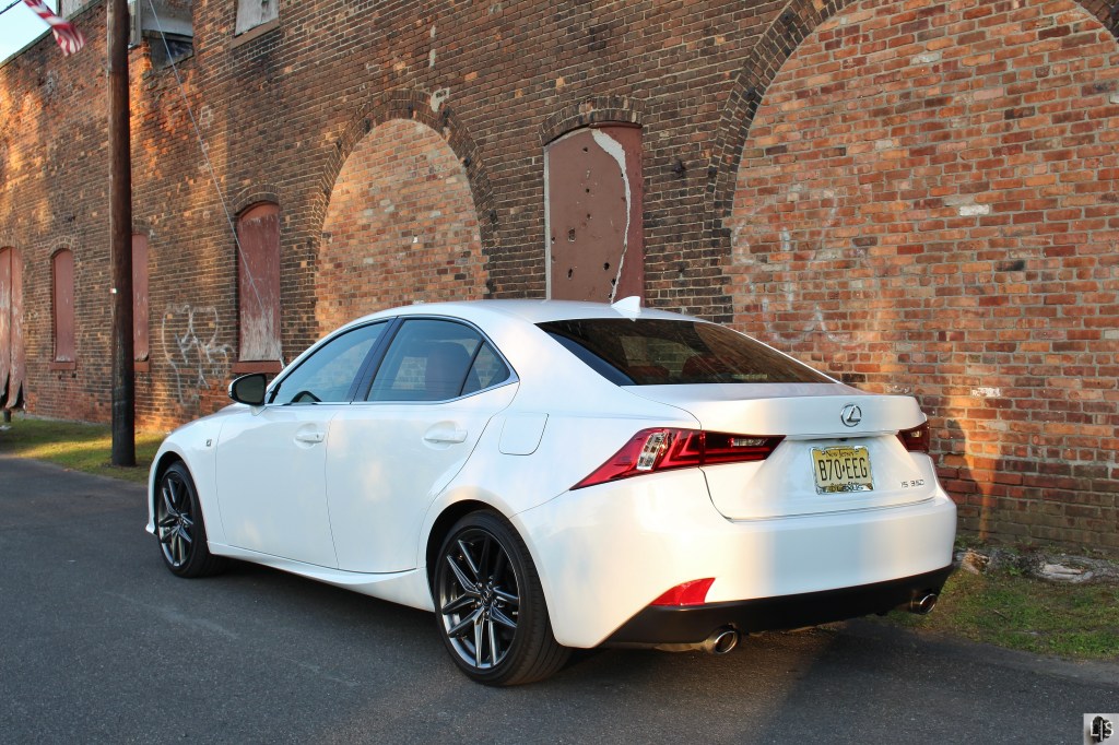 Lexus IS350 F Sport 8