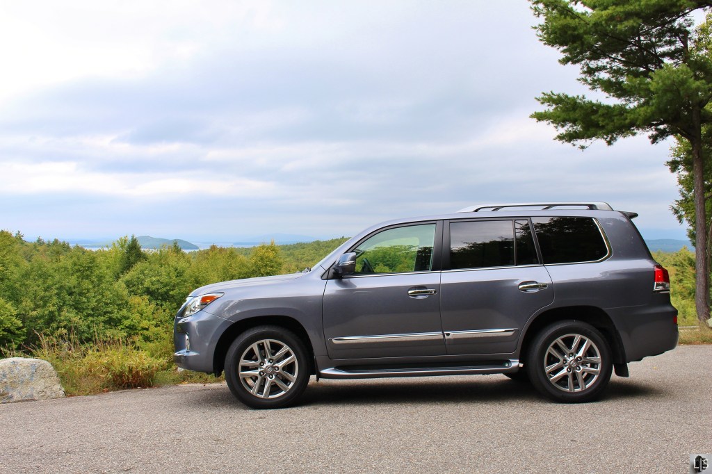 Lexus LX570 2