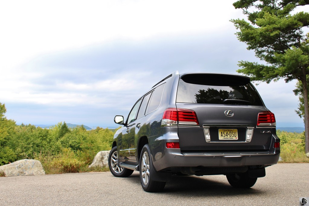 Lexus LX570 3