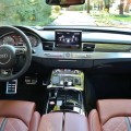 2015 Audi S8 12