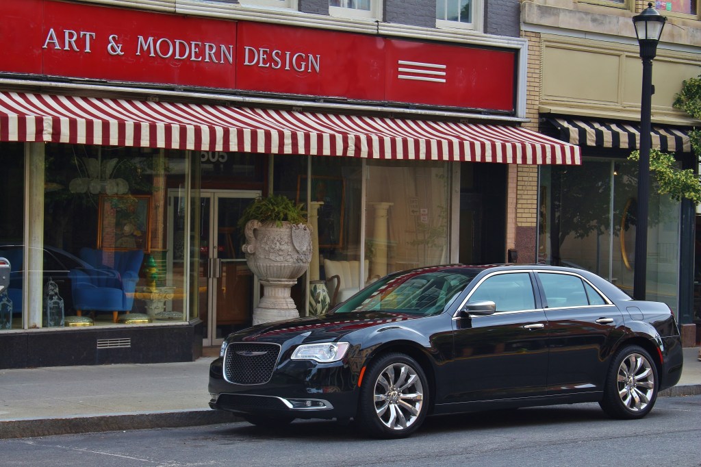 2015 Chrysler 300C 1
