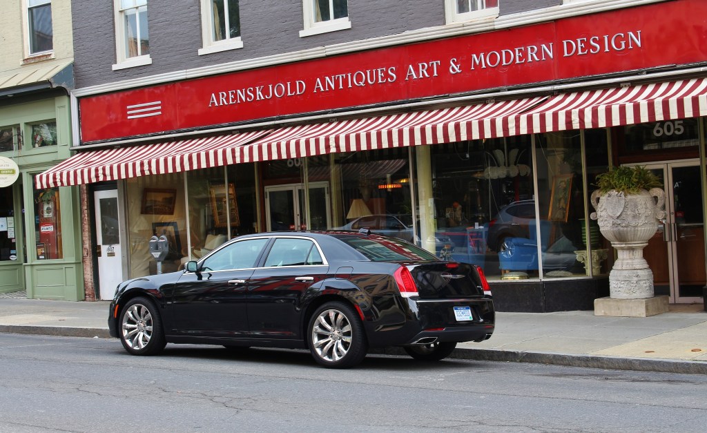 2015 Chrysler 300C 3