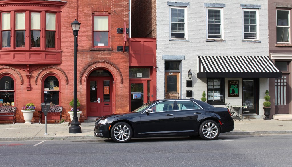 2015 Chrysler 300C 5