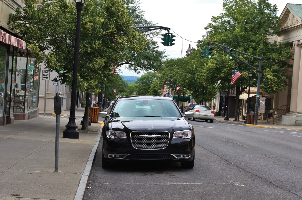 2015 Chrysler 300C 7