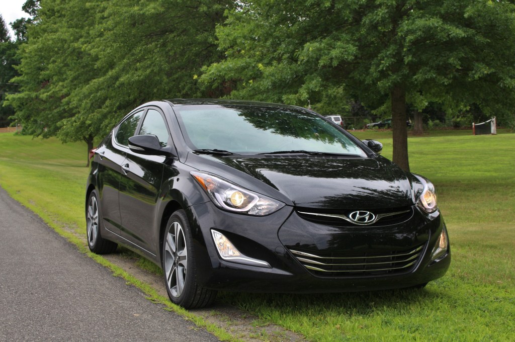 Hyundai Elantra Sport 1