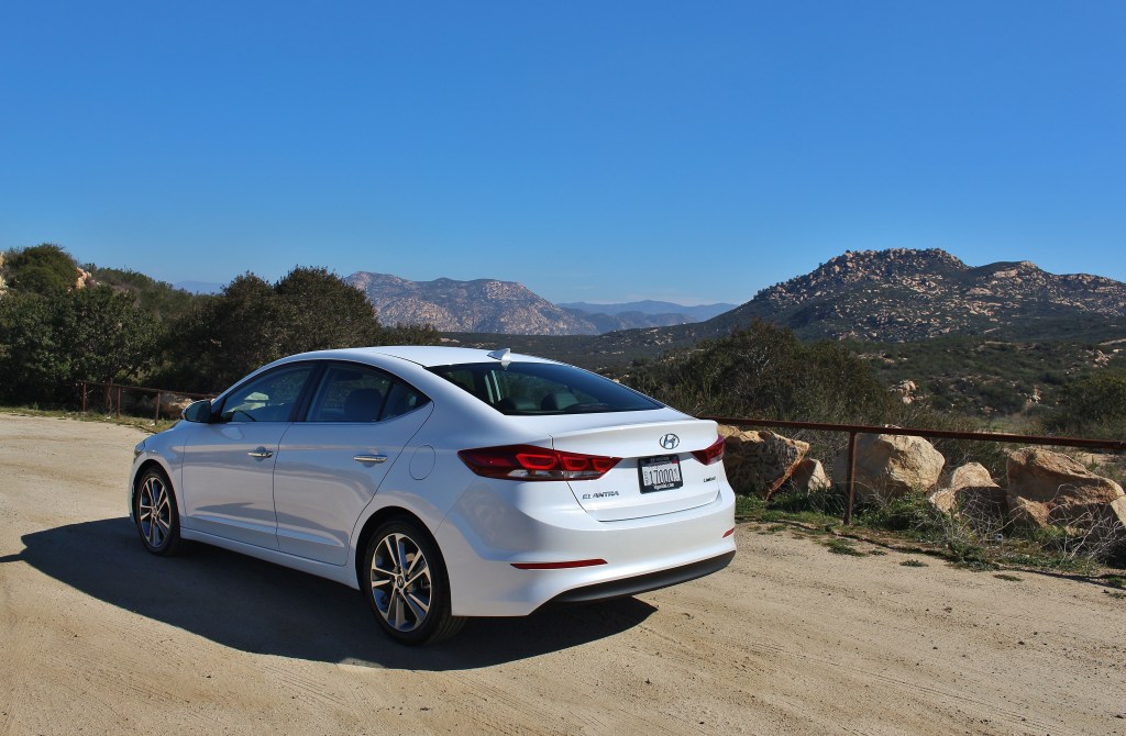 2017 Hyundai Elantra Limited 8