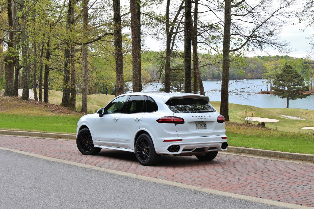 Porsche Cayenne GTS 10