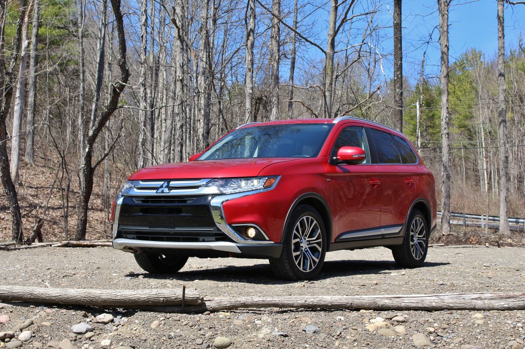 2016 Mitsubishi Outlander 1