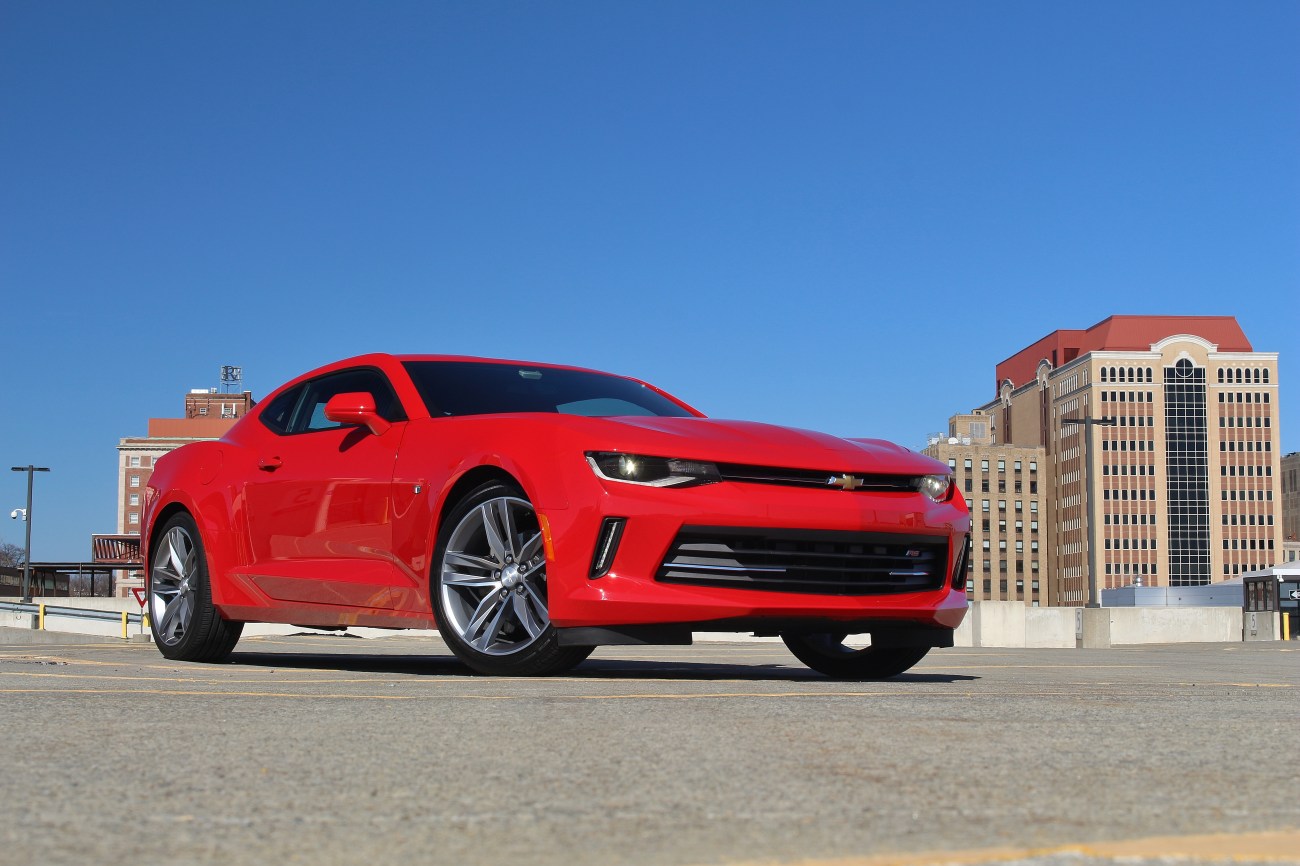 2016-chevrolet-camaro-rs-1