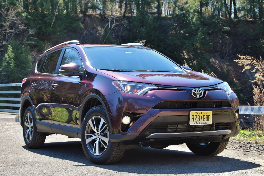 2016-toyota-rav4-2